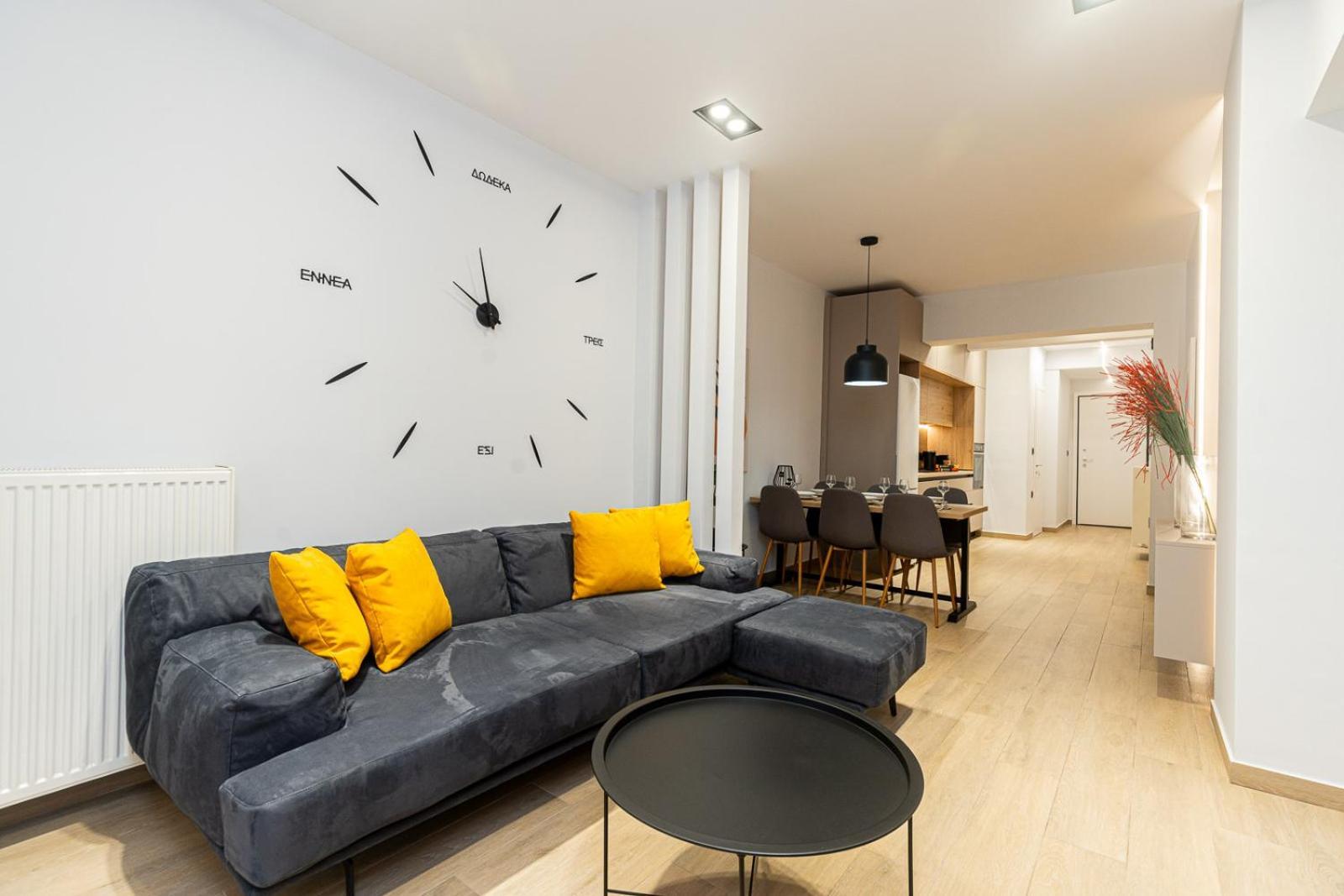 Modern 3 Bedroom Luxury Apartment Солун Екстериор снимка