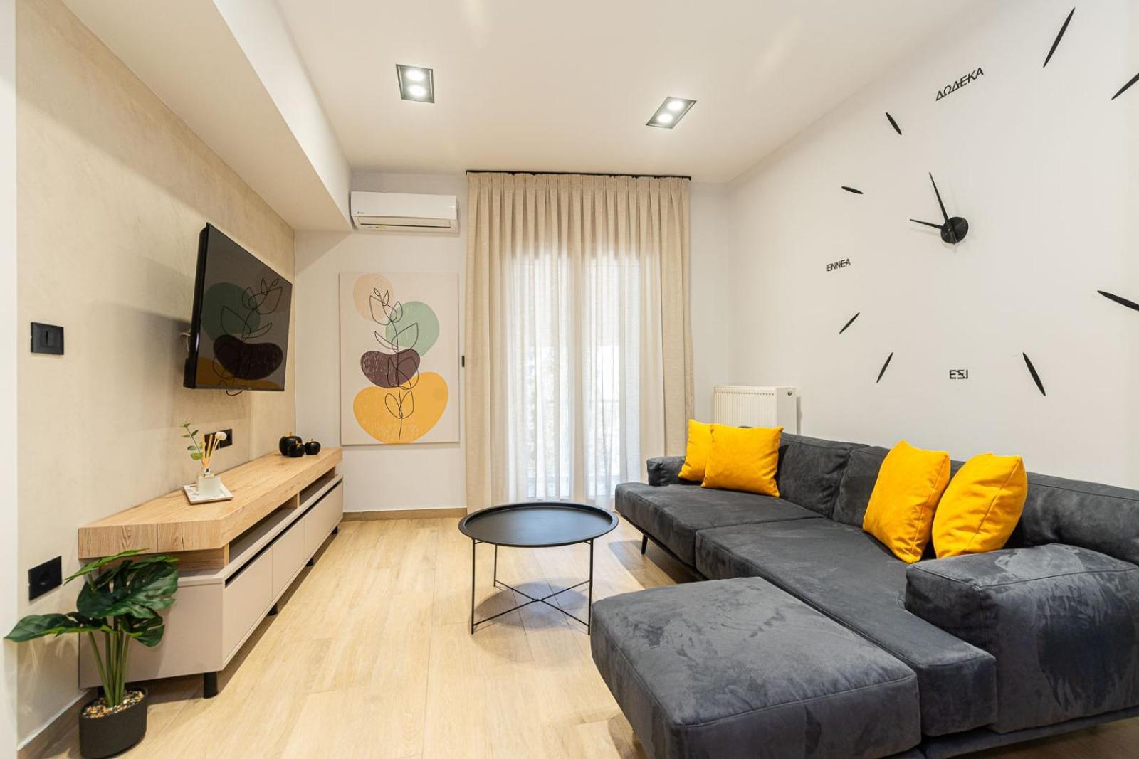 Modern 3 Bedroom Luxury Apartment Солун Екстериор снимка