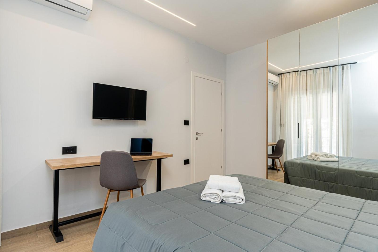 Modern 3 Bedroom Luxury Apartment Солун Екстериор снимка