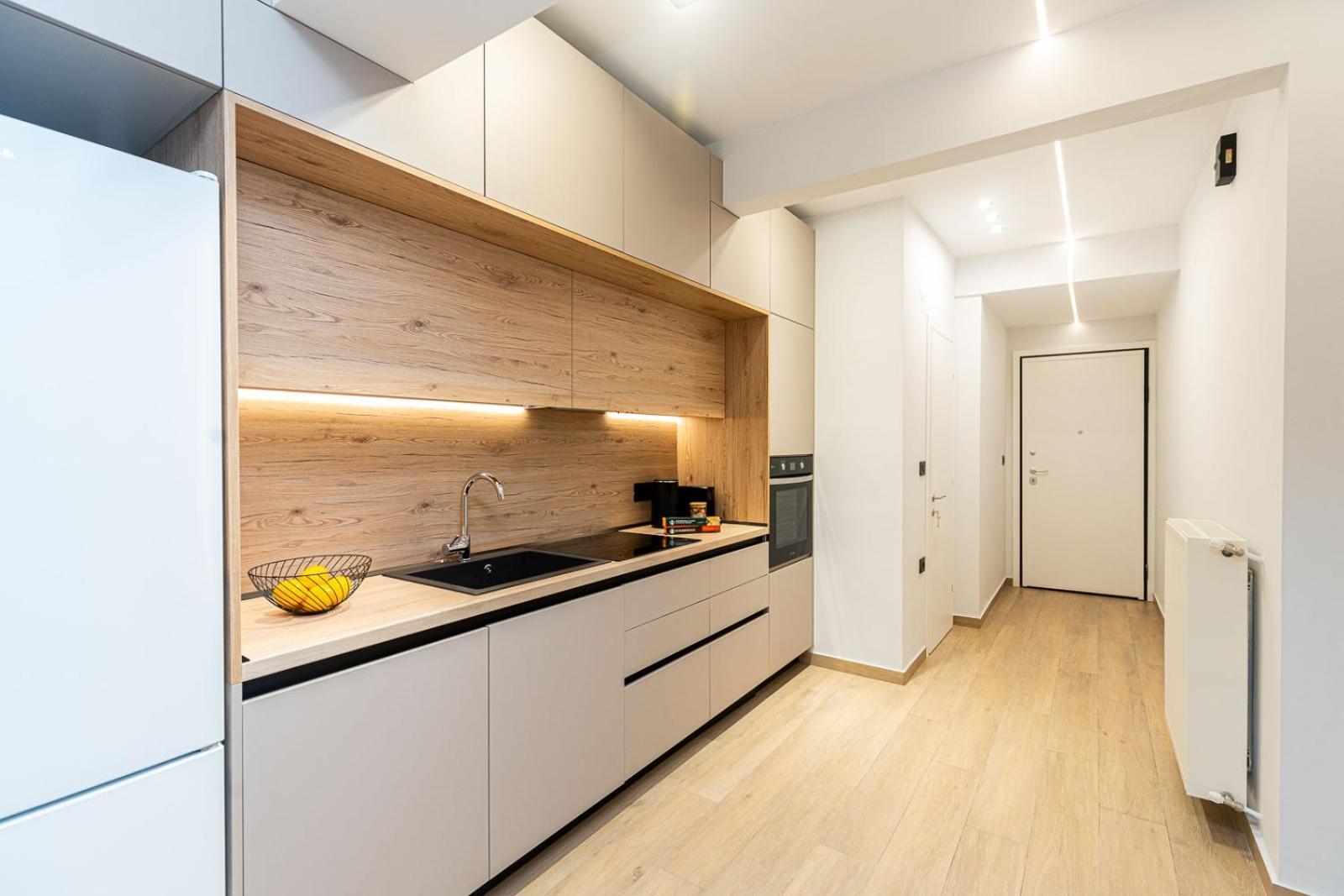 Modern 3 Bedroom Luxury Apartment Солун Екстериор снимка